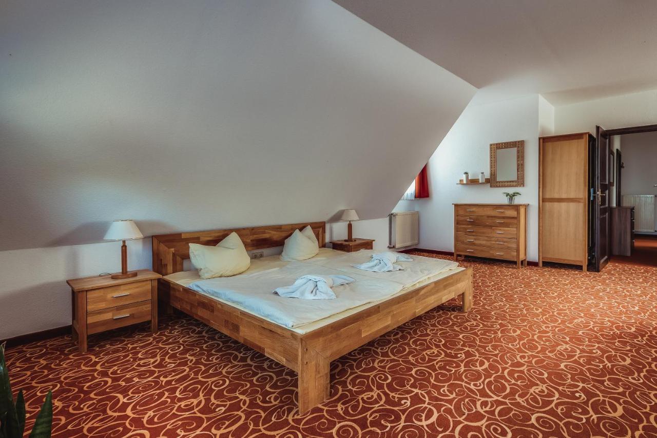 Landhotel Lewitz Muehle Banzkow Exterior photo