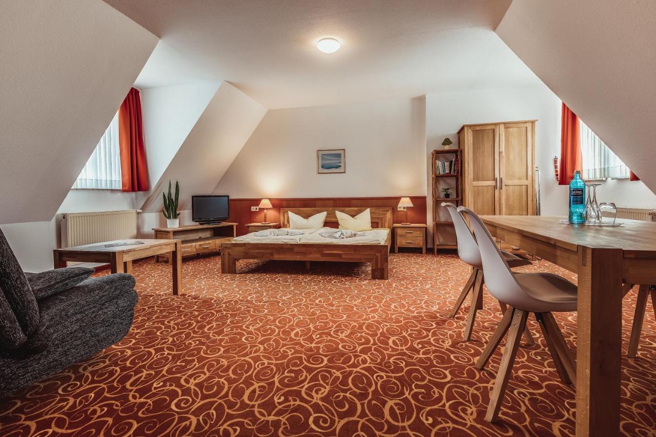 Landhotel Lewitz Muehle Banzkow Exterior photo